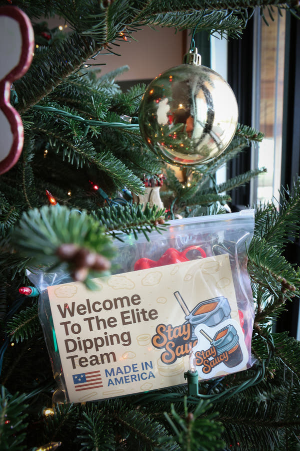 Stay Saucy™ Dipping Sauce Holder (4-Pack) (90's Christmas)